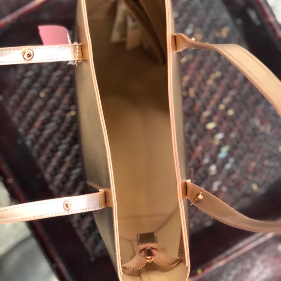 Handbag - Picture 3 of 3